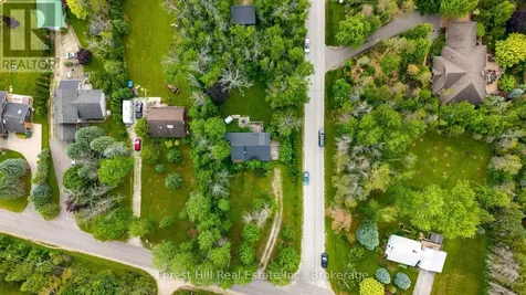 23 Silver Creek Drive Collingwood ON L9Y 4W8