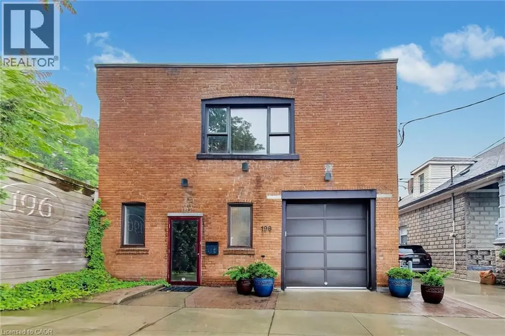 196 Grant Avenue Hamilton ON L8N 2Y2