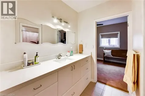 196 Grant Avenue Hamilton ON L8N 2Y2