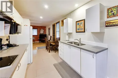 196 Grant Avenue Hamilton ON L8N 2Y2