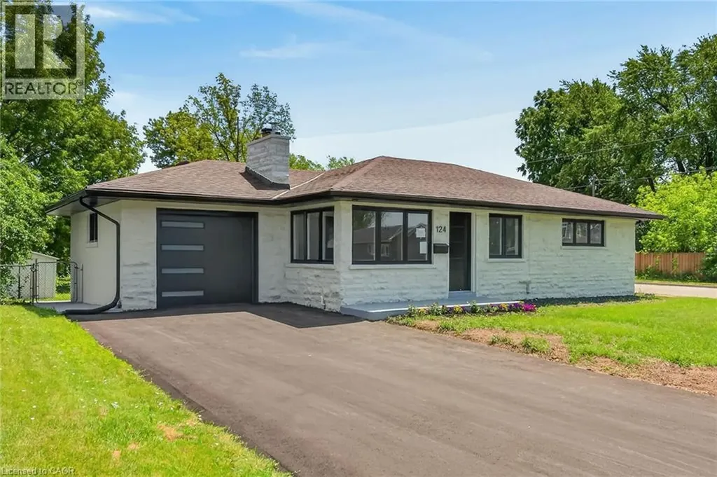 124 Corman Avenue Stoney Creek ON L8G 3W4