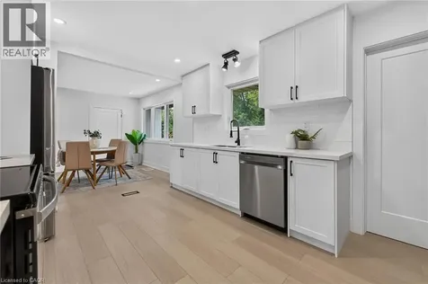 124 Corman Avenue Stoney Creek ON L8G 3W4