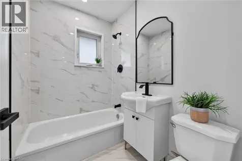 124 Corman Avenue Stoney Creek ON L8G 3W4