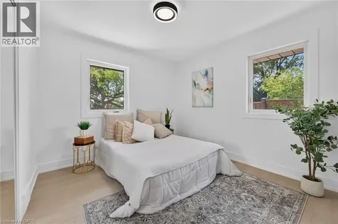 124 Corman Avenue Stoney Creek ON L8G 3W4