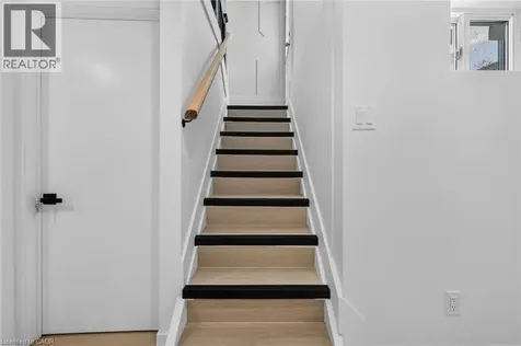 124 Corman Avenue Stoney Creek ON L8G 3W4
