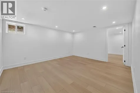 124 Corman Avenue Stoney Creek ON L8G 3W4