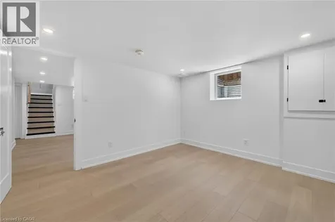 124 Corman Avenue Stoney Creek ON L8G 3W4