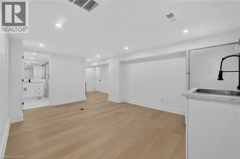 124 Corman Avenue Stoney Creek ON L8G 3W4
