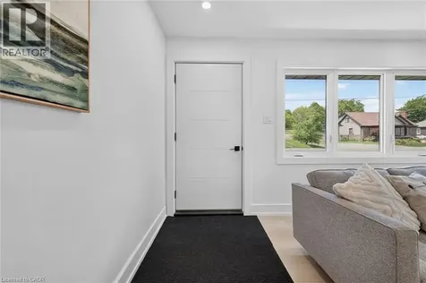 124 Corman Avenue Stoney Creek ON L8G 3W4