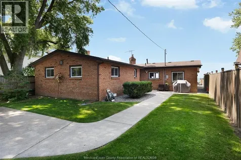 1824 Erie Avenue Amherstburg ON N9V 2Y8