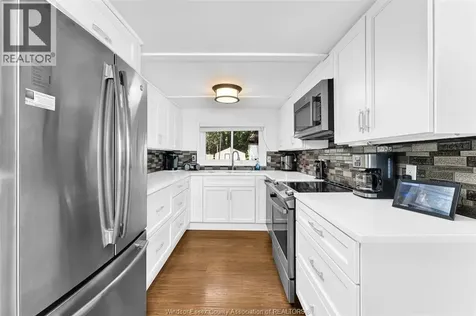 1824 Erie Avenue Amherstburg ON N9V 2Y8