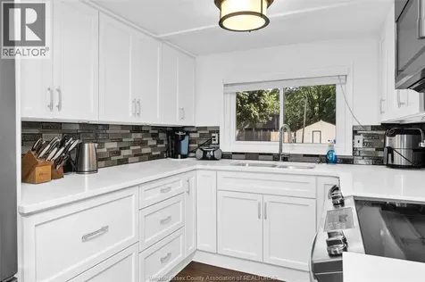1824 Erie Avenue Amherstburg ON N9V 2Y8