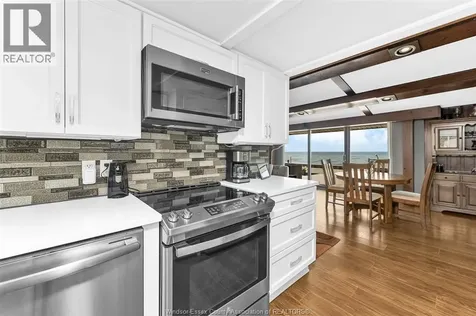 1824 Erie Avenue Amherstburg ON N9V 2Y8