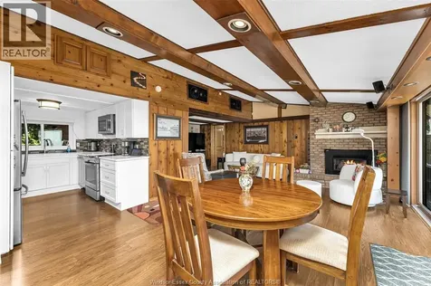 1824 Erie Avenue Amherstburg ON N9V 2Y8