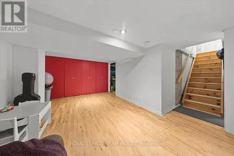 331 Beechgrove Avenue Ottawa ON K1Z 6R4