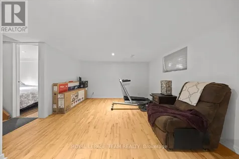 331 Beechgrove Avenue Ottawa ON K1Z 6R4