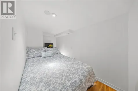 331 Beechgrove Avenue Ottawa ON K1Z 6R4