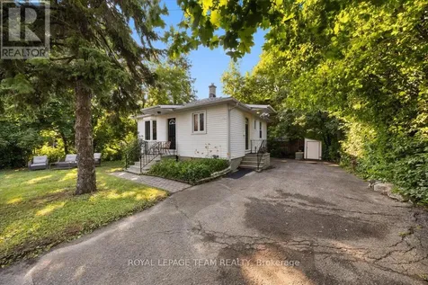 331 Beechgrove Avenue Ottawa ON K1Z 6R4