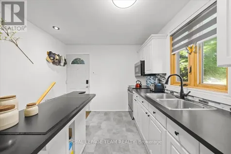 331 Beechgrove Avenue Ottawa ON K1Z 6R4