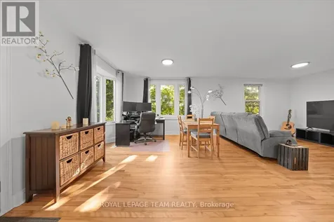 331 Beechgrove Avenue Ottawa ON K1Z 6R4