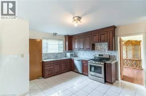 107 Queensway Drive Brantford ON N3R 4X1