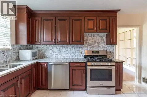 107 Queensway Drive Brantford ON N3R 4X1