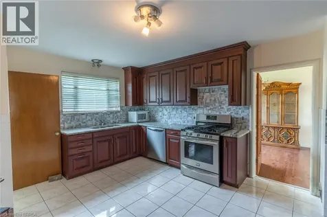 107 Queensway Drive Brantford ON N3R 4X1