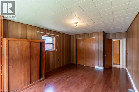107 Queensway Drive Brantford ON N3R 4X1