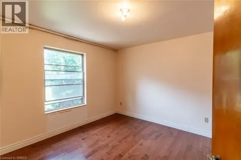 107 Queensway Drive Brantford ON N3R 4X1
