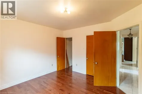 107 Queensway Drive Brantford ON N3R 4X1