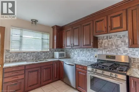 107 Queensway Drive Brantford ON N3R 4X1