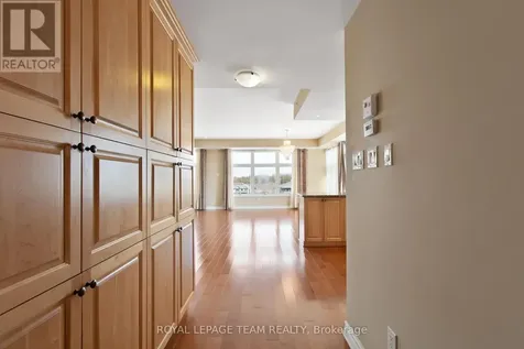 659 Sue Holloway Drive Ottawa ON K2J 5W4