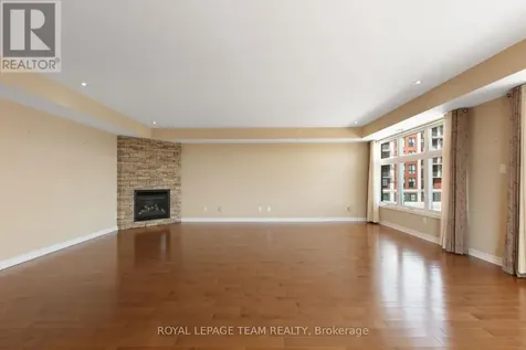 659 Sue Holloway Drive Ottawa ON K2J 5W4