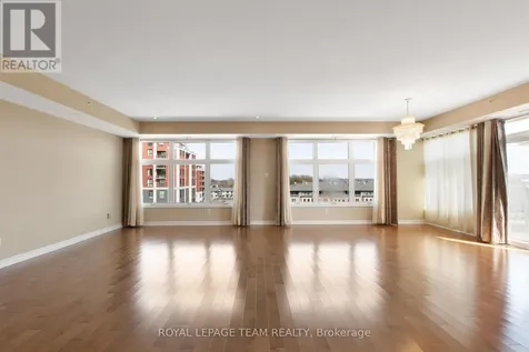 659 Sue Holloway Drive Ottawa ON K2J 5W4
