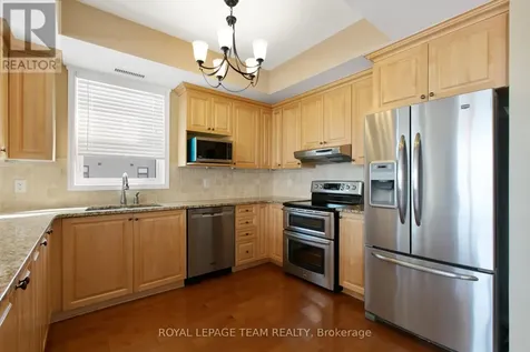 659 Sue Holloway Drive Ottawa ON K2J 5W4