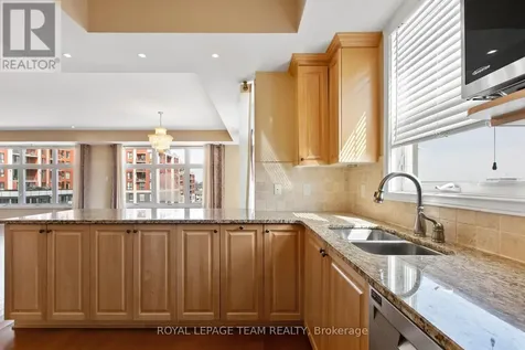 659 Sue Holloway Drive Ottawa ON K2J 5W4