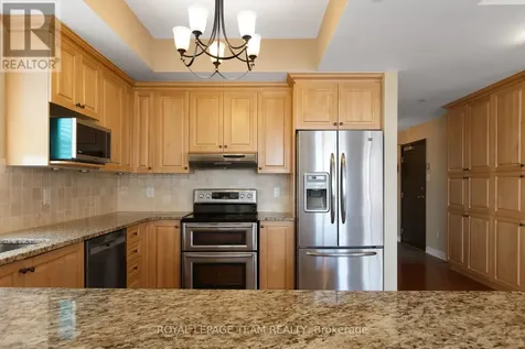 659 Sue Holloway Drive Ottawa ON K2J 5W4