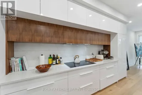 187 Carleton Avenue Ottawa ON K1Y 0J5