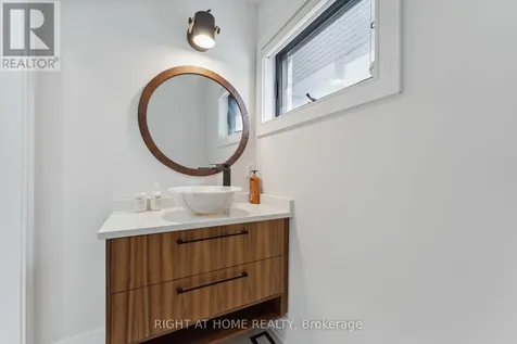 187 Carleton Avenue Ottawa ON K1Y 0J5