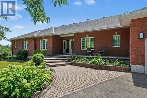 2602 Manotick Station Road Ottawa ON K0A 2W0