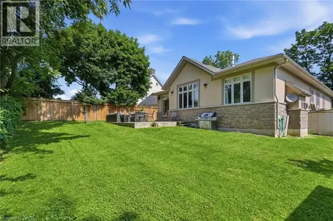 586 Maple Avenue Burlington ON L7S 1M6