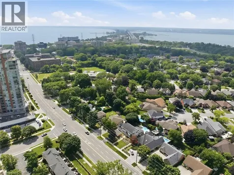 586 Maple Avenue Burlington ON L7S 1M6