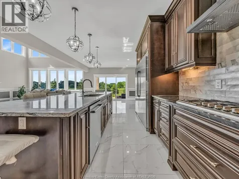 336 Benson Court Amherstburg ON N9V 0A8