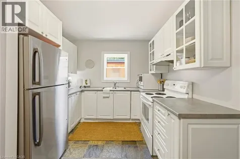 836 Concession Street Hamilton ON L8V 1E2