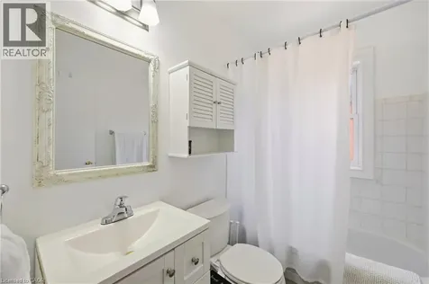 836 Concession Street Hamilton ON L8V 1E2