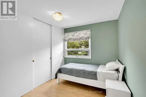1712 Playfair Drive Ottawa ON K1H 5S6