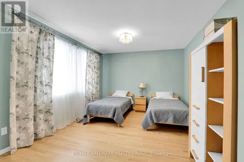 1712 Playfair Drive Ottawa ON K1H 5S6