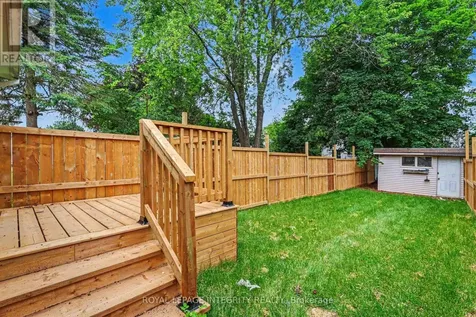 1936 Belcourt Boulevard Ottawa ON K1C 1M5