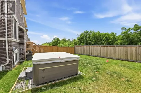 3000 Hollyberry Trail Pickering ON L1X 0N5