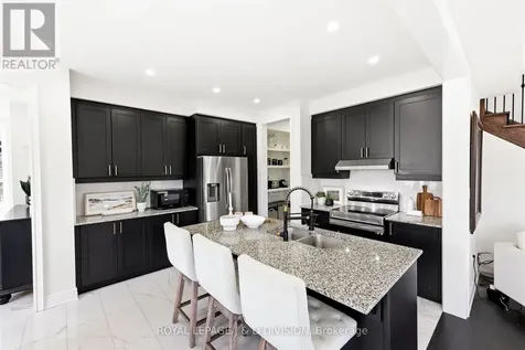 3000 Hollyberry Trail Pickering ON L1X 0N5